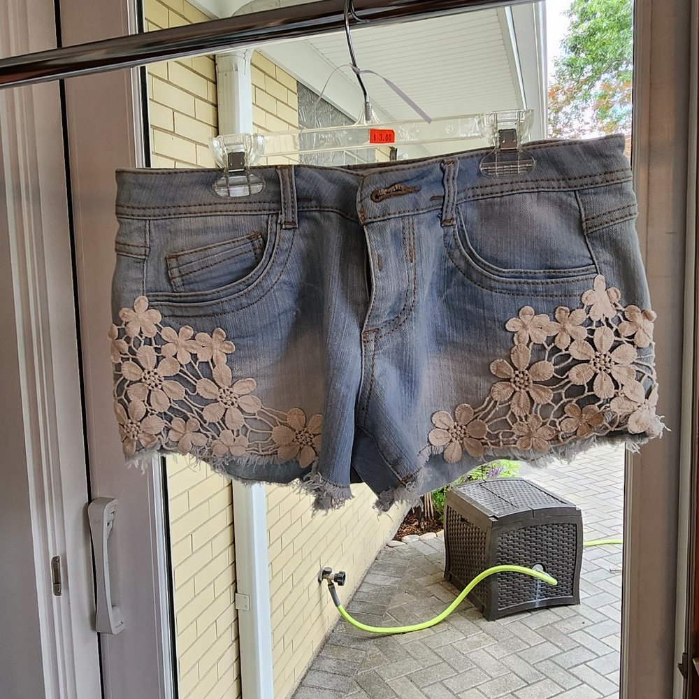 Jolt Light Wash Denim Shorts With Lace Detailing